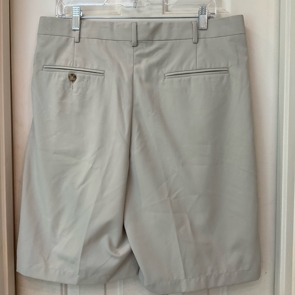 Champions Tour Men’s Shorts NWOT, Pleated Front, Zip, Loops, Side Lockets, Sz 36 - Picture 7 of 12